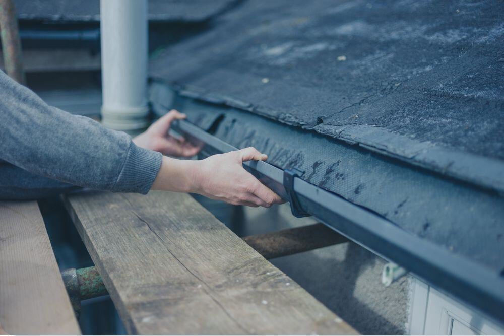 replacing roof in the winter